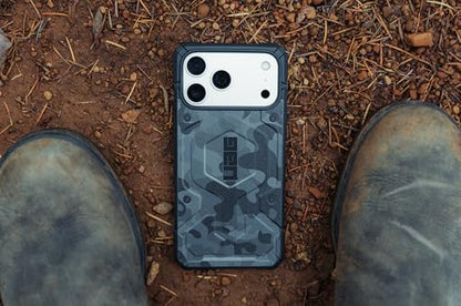 URBAN ARMOR GEAR UAG Designed for iPhone 17 Pro Max Case Pathfinder SE - Compatible with MagSafe Military Grade Protective Cover, Midnight Camo - color: Pathfinder SE - Midnight Camo
