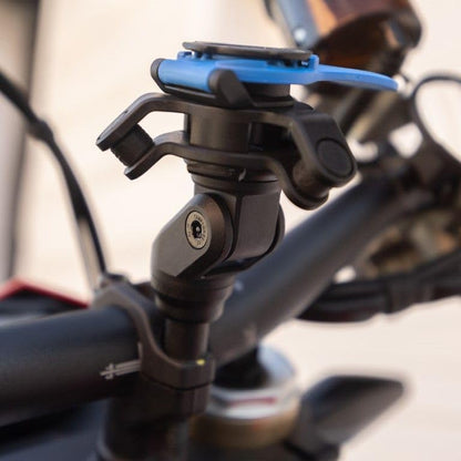 Quad Lock Handlebar Clamp Motorcycle Phone Mount with Vibration Dampener and MAG Phone Case for iPhone 17 Pro - size: iPhone 17 Pro